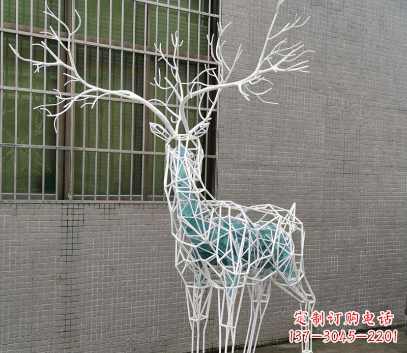 广西不锈钢镂空梅花鹿雕塑——流动的美丽