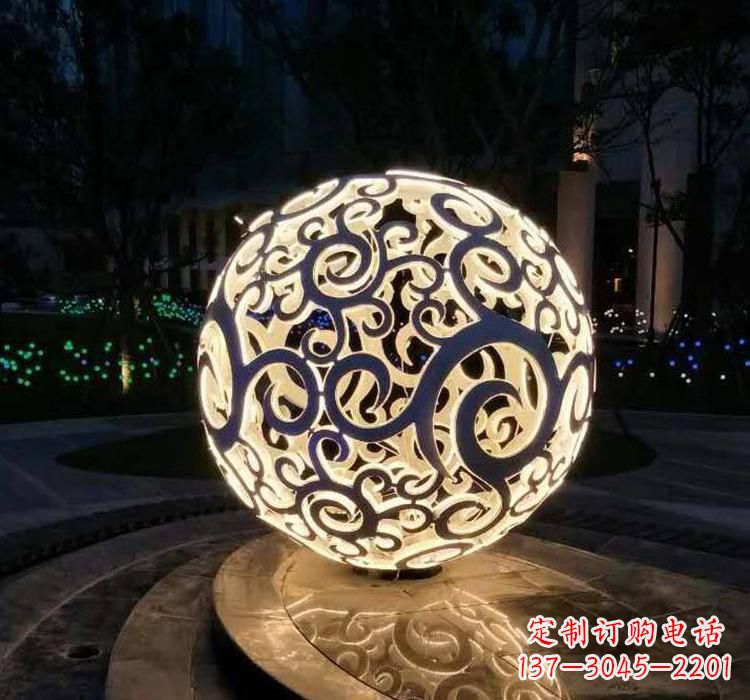 广西不锈钢镂空球喷泉雕塑艺术性的水景装饰