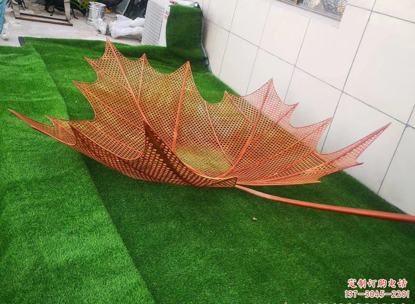 广西镂空树叶雕塑精彩细节点缀着精美自然风景