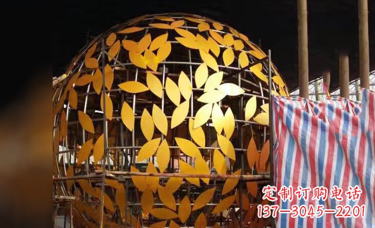 广西不锈钢镂空树叶雕塑——精美绝伦