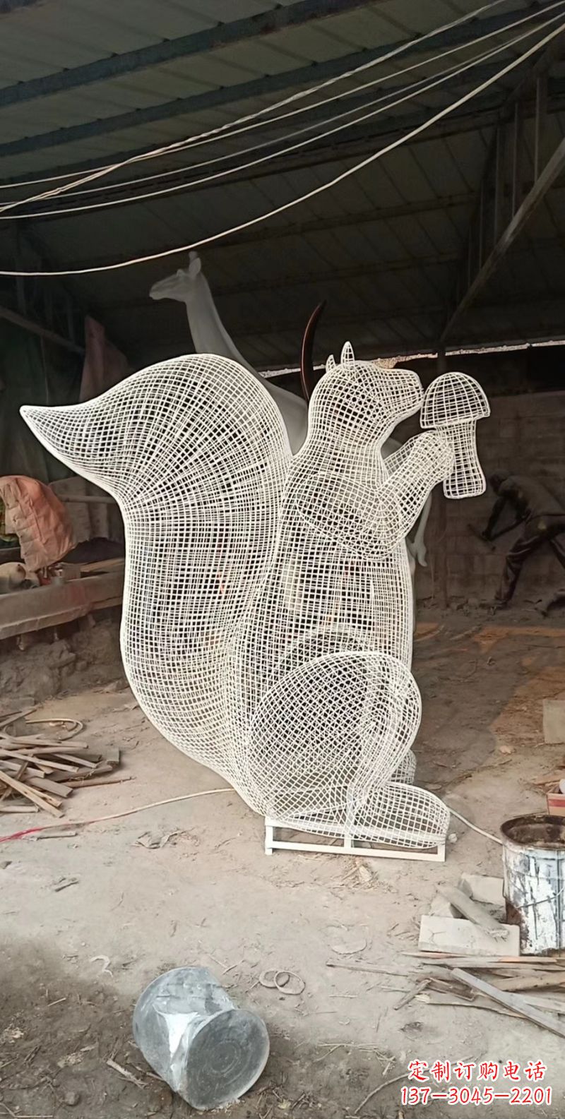 广西不锈钢松鼠雕塑精美的艺术作品