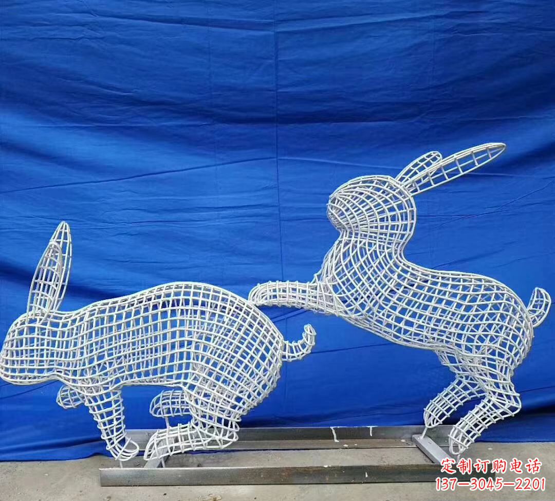 广西不锈钢镂空兔子精美雕塑展现可爱