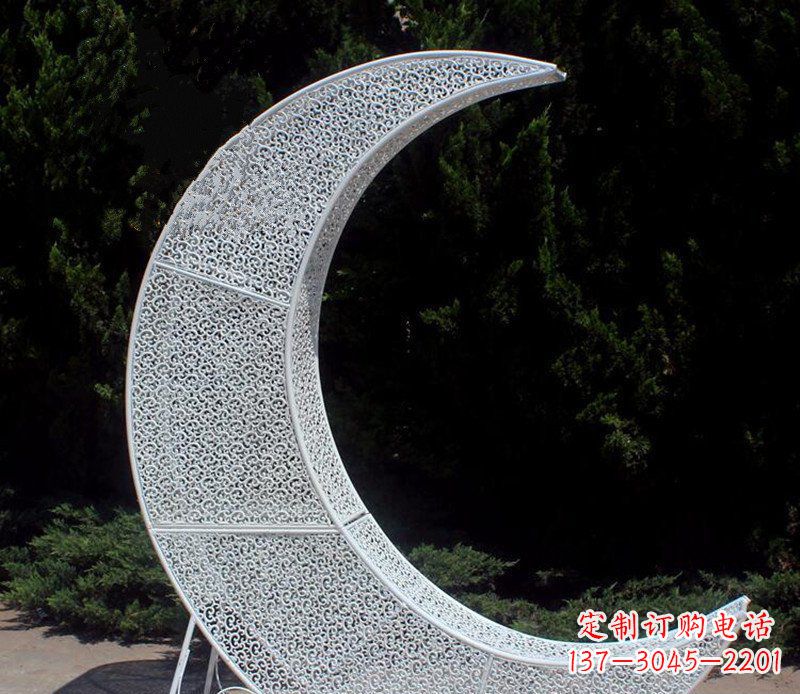广西不锈钢镂空月亮公园雕塑浪漫而又神奇