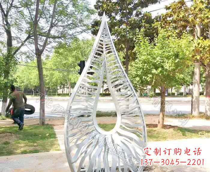 广西精致不锈钢水滴雕塑