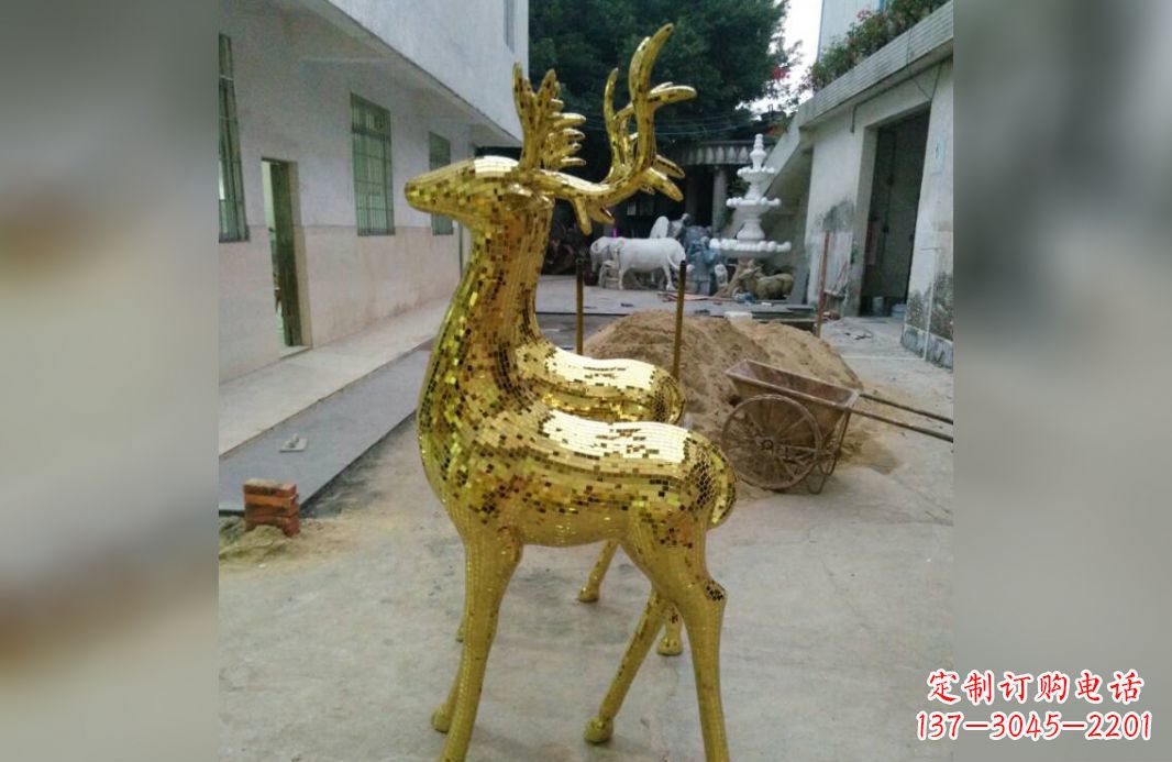 广西不锈钢鹿公园的动物雕塑