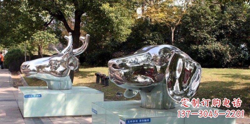 广西狗头公园不锈钢鹿和狗雕塑