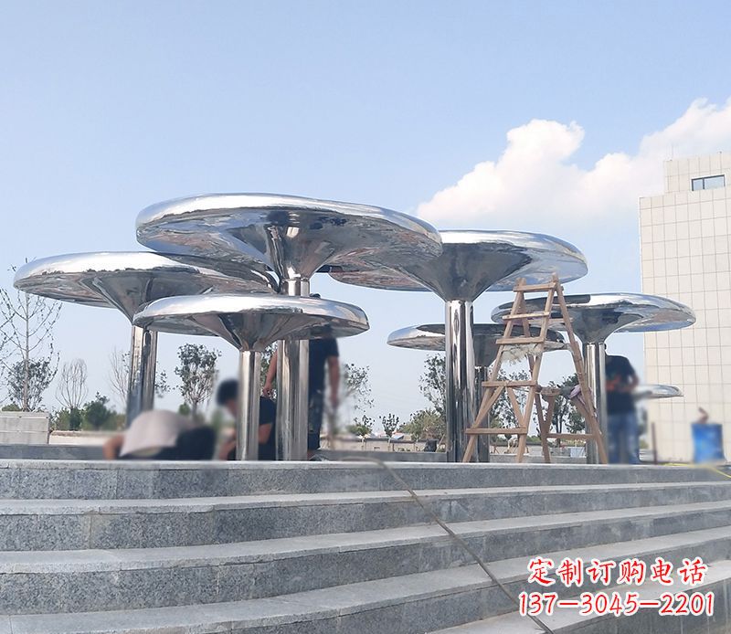 广西艺术精美的不锈钢蘑菇公园雕塑