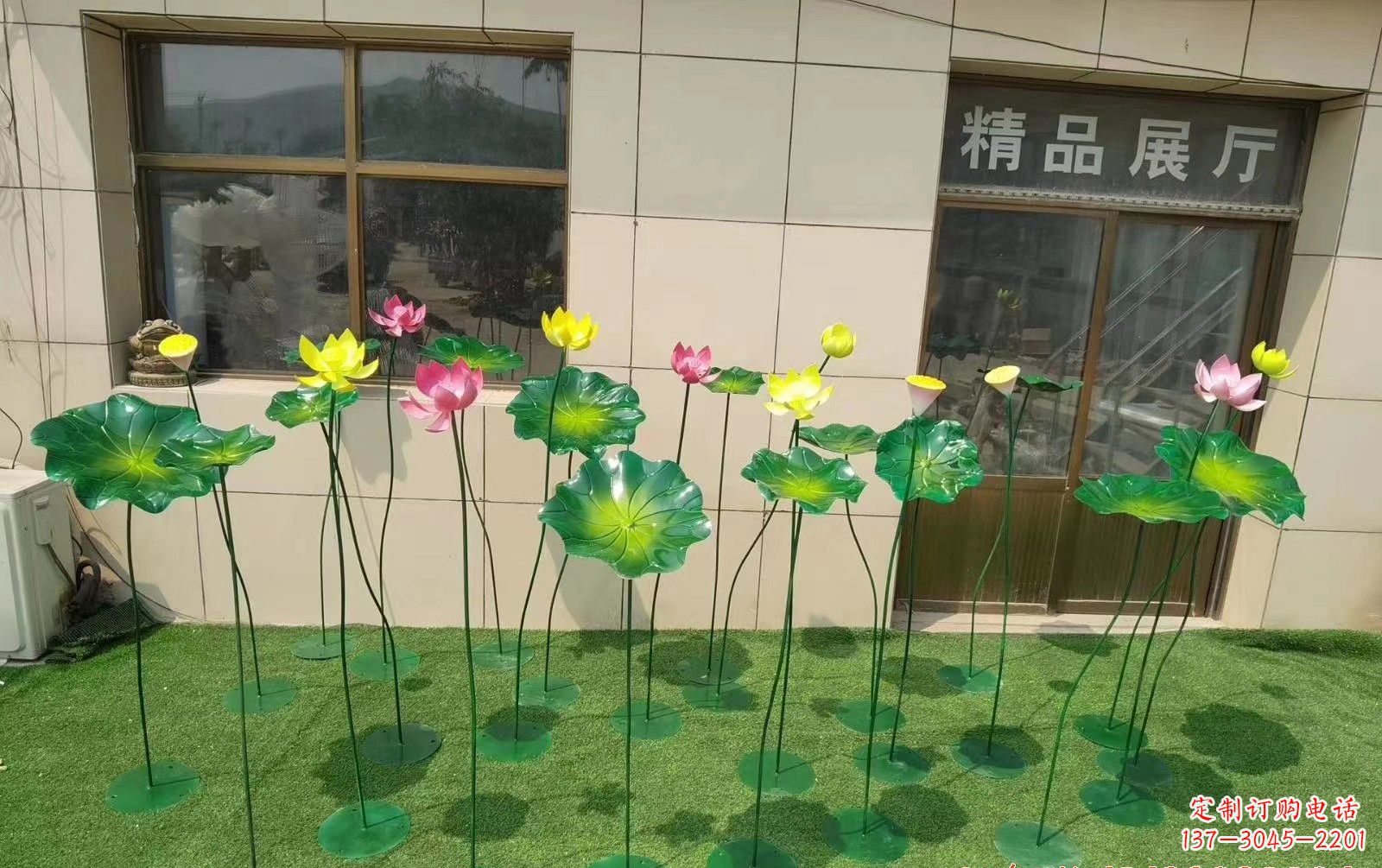 广西不锈钢荷花雕塑给景观增添美感