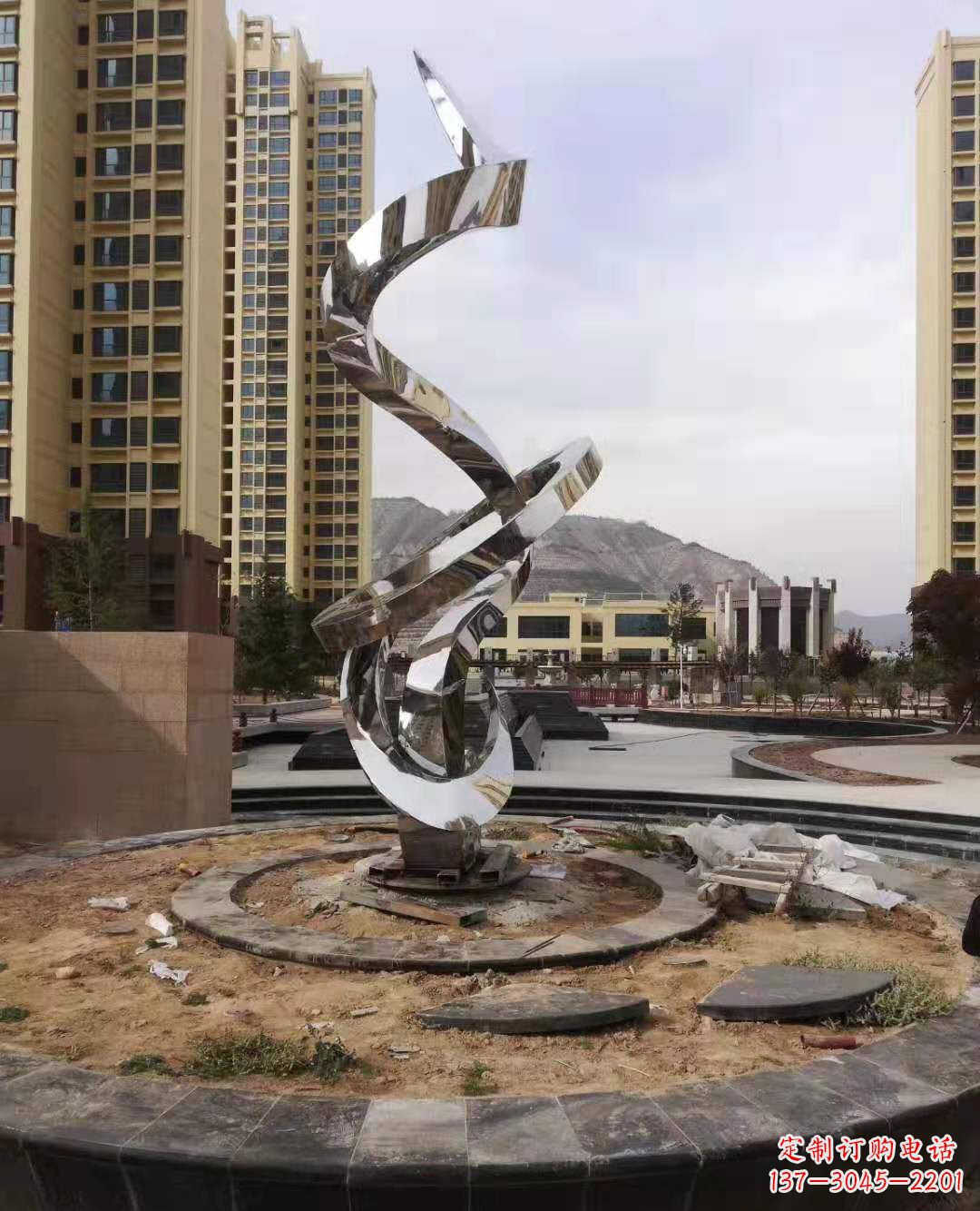 广西飘带雕塑美化城市空间的艺术