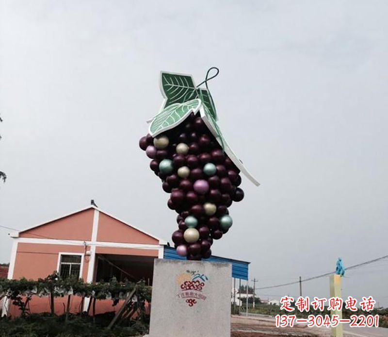 广西精美绝伦的不锈钢葡萄雕塑