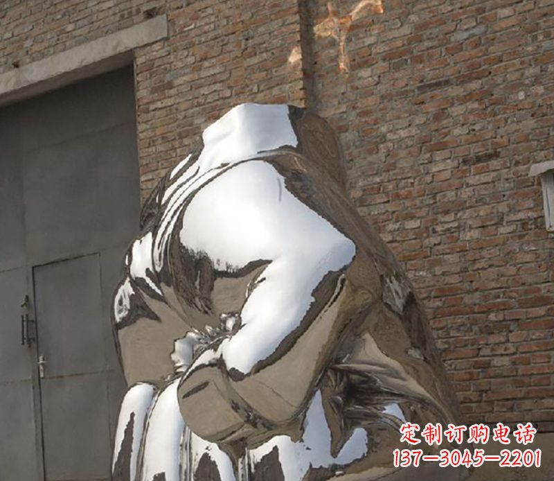 广西不锈钢拳头雕塑