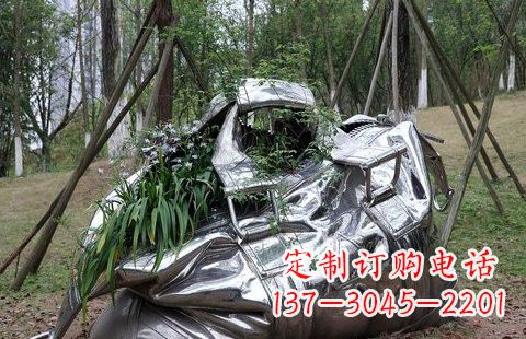 广西不锈钢手提包雕塑——精美的艺术形式
