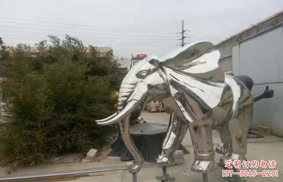 广西大象雕塑为售楼部装饰点缀