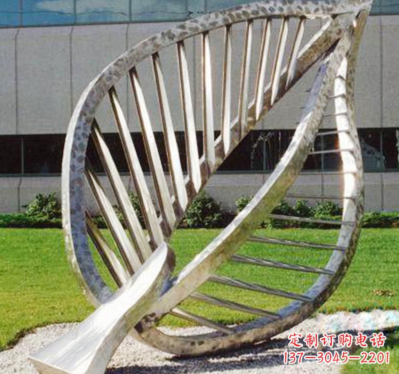 广西不锈钢树叶镂空景观雕塑精美而古朴