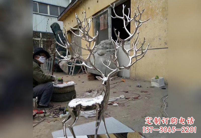 广西不锈钢树枝鹿雕塑艺术精美的自然之美