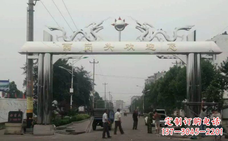 广西不锈钢双龙戏珠牌坊传承文化的雕塑之美