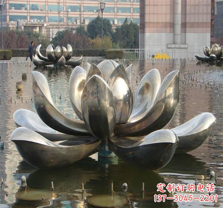 广西不锈钢水景荷花雕塑质朴之美