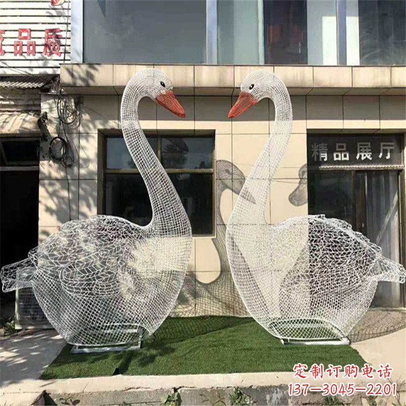 广西不锈钢缩翅网格天鹅一对经典雕塑的传奇之美