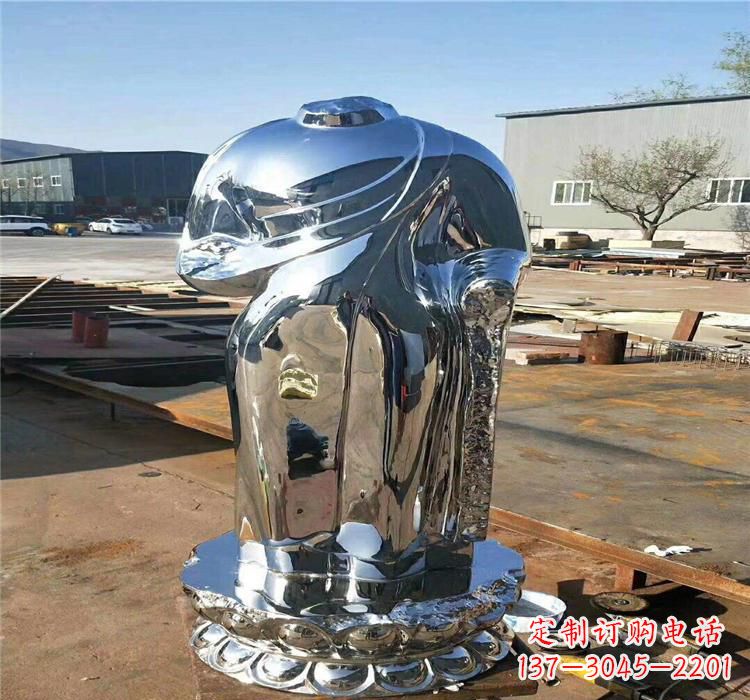 广西太湖石雕塑精美的艺术之作
