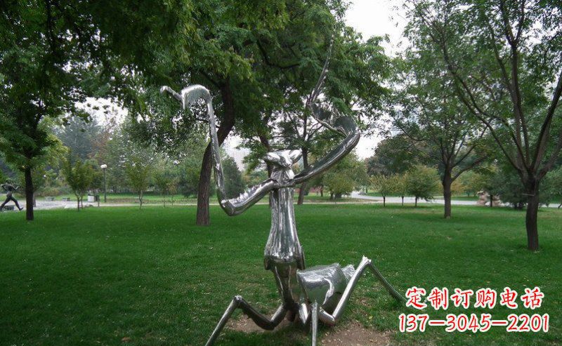 广西不锈钢螳螂古朴雅致的雕塑