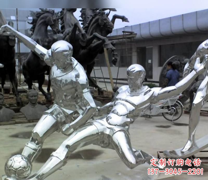 广西足球运动雕塑