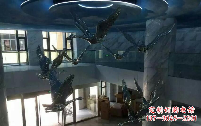 广西不锈钢天鹅雕塑赋予室内空间灵动之美