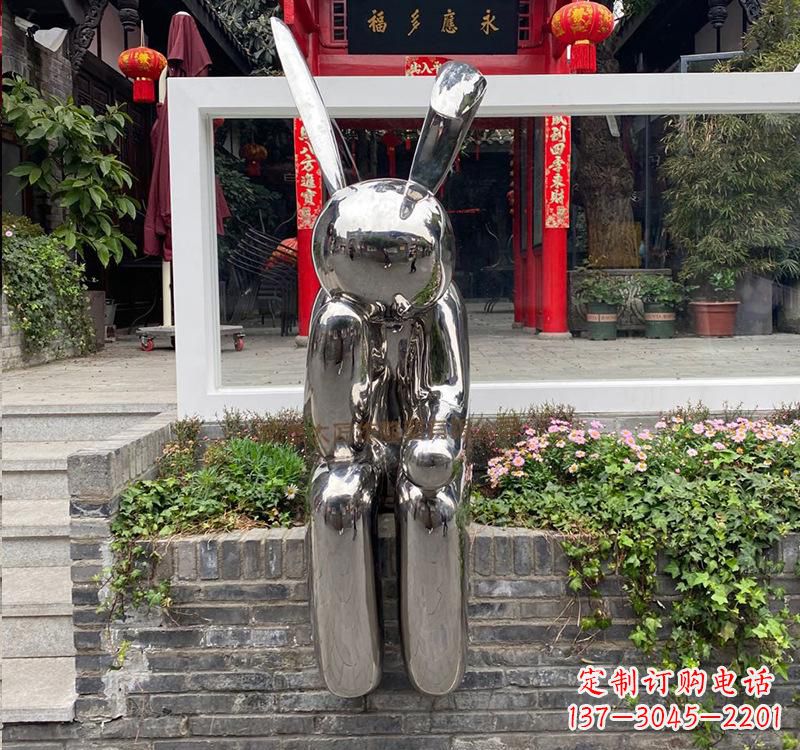广西不锈钢兔子雕塑精美的艺术作品