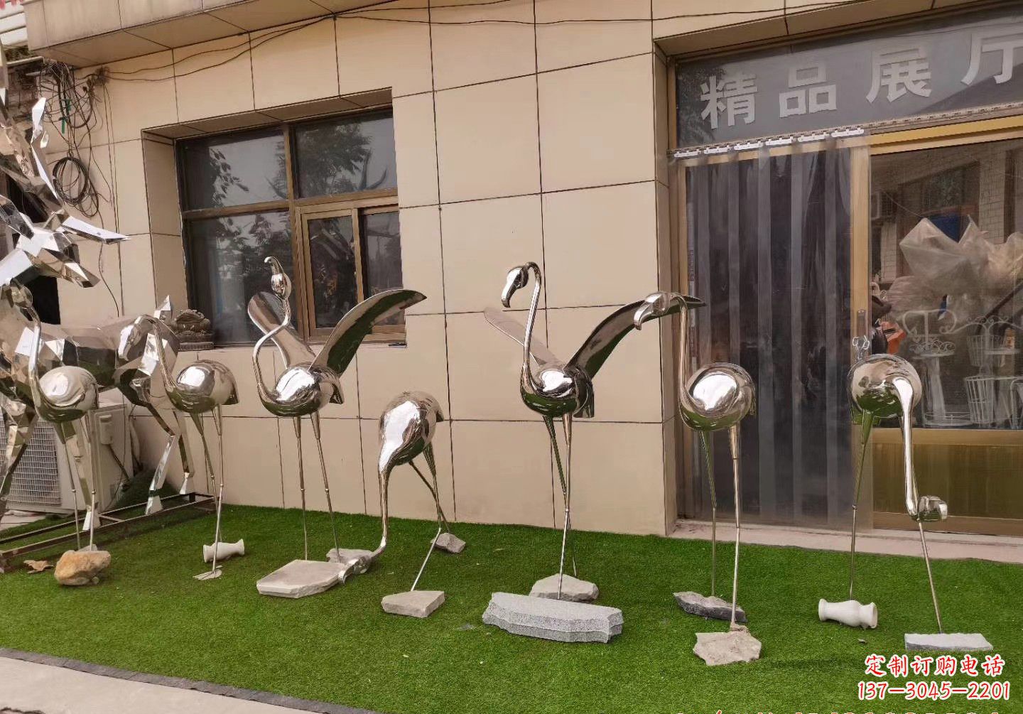 广西不锈钢仙鹤景观雕塑精美雕塑展现优美的仙鹤之美