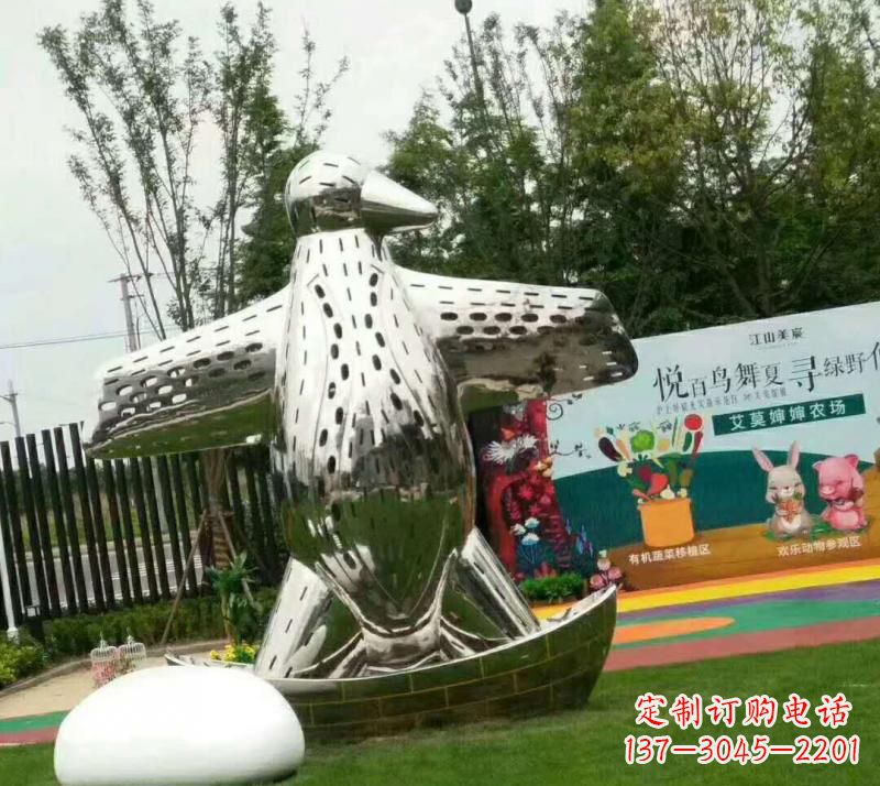 广西不锈钢现代企鹅雕塑