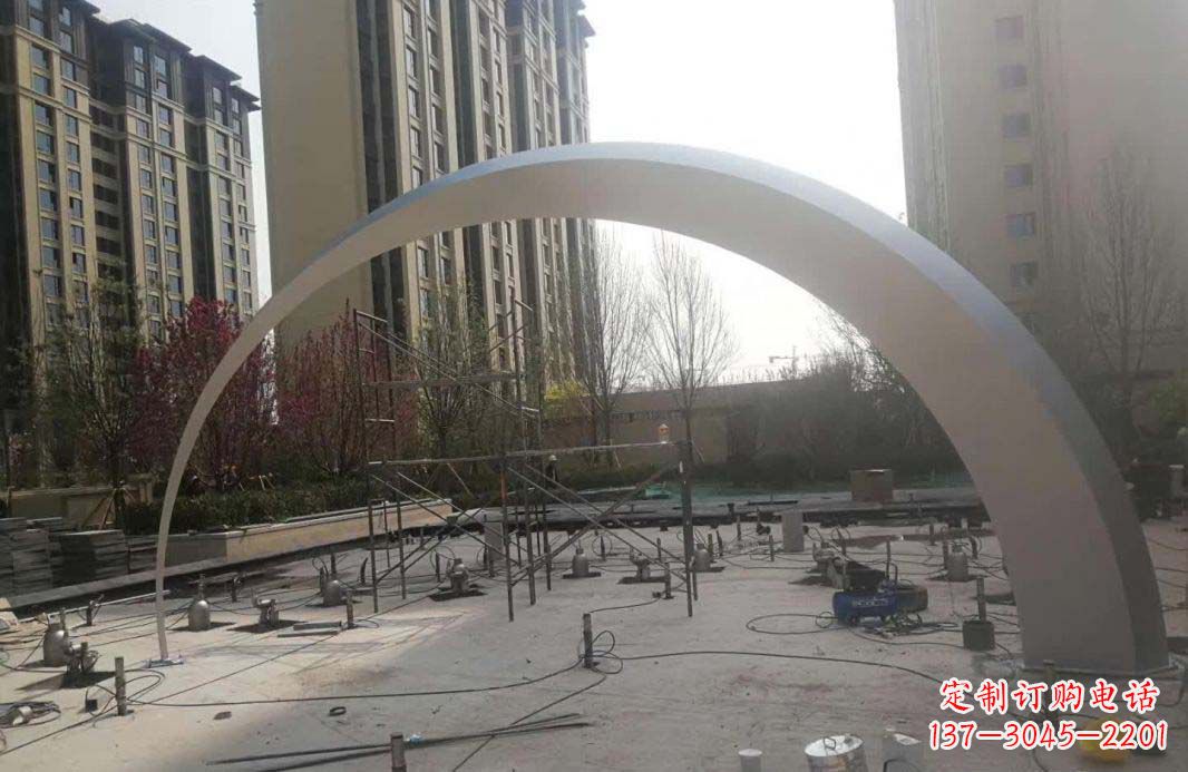 广西不锈钢小区拱门雕塑美化环境