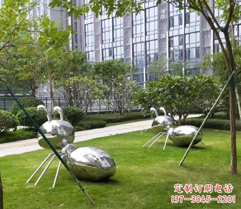 广西不锈钢小区的蚂蚁雕塑