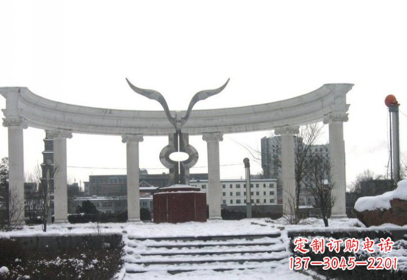 广西雄鹰展翅——一件精美的不锈钢雕塑