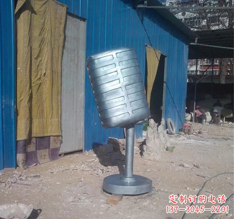 广西不锈钢艺术话筒雕塑——传承精神文化