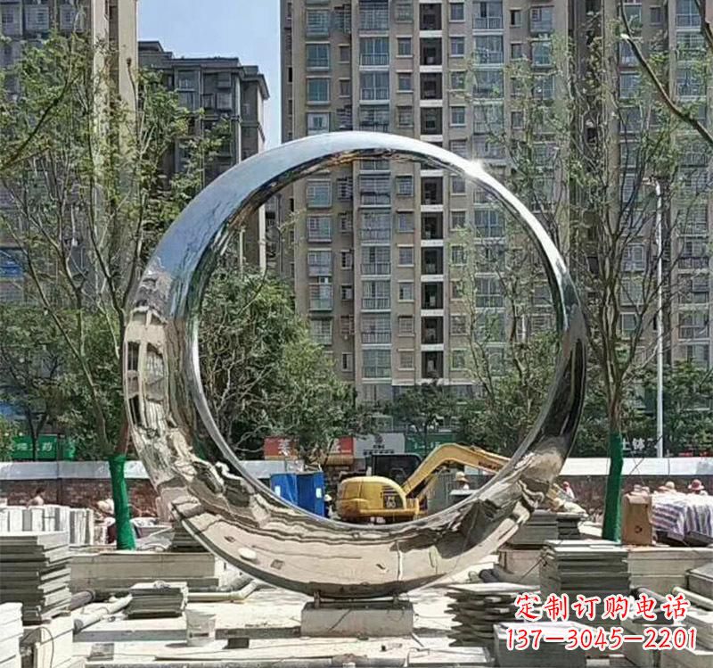 广西不锈钢艺术圆环雕塑——艺术的精粹