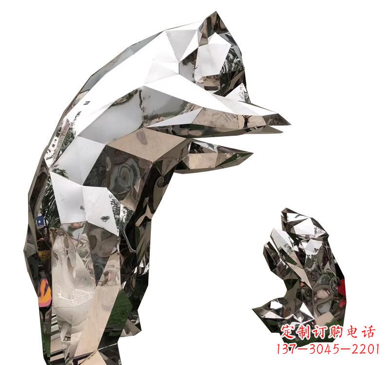 广西不锈钢园林熊猫雕塑——传承中国文化