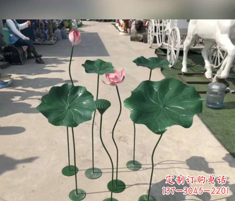 广西不锈钢荷花雕塑象征着美丽的永恒