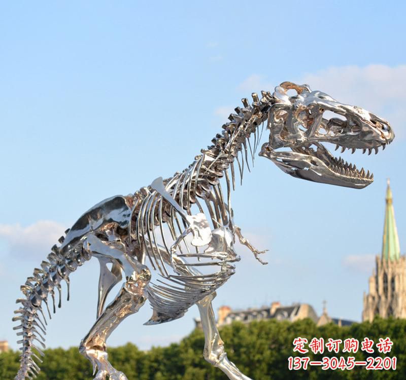广西不锈钢恐龙雕塑精致纪念它们的存在