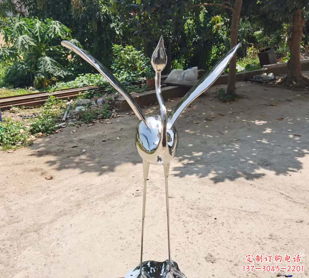 广西不锈钢仙鹤雕塑——传承灵动之美