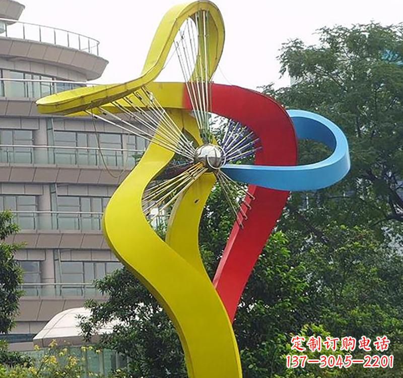 广西不锈钢风车雕塑——烤漆之美