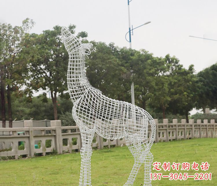广西不锈钢长颈鹿雕塑——艺术精美的象征