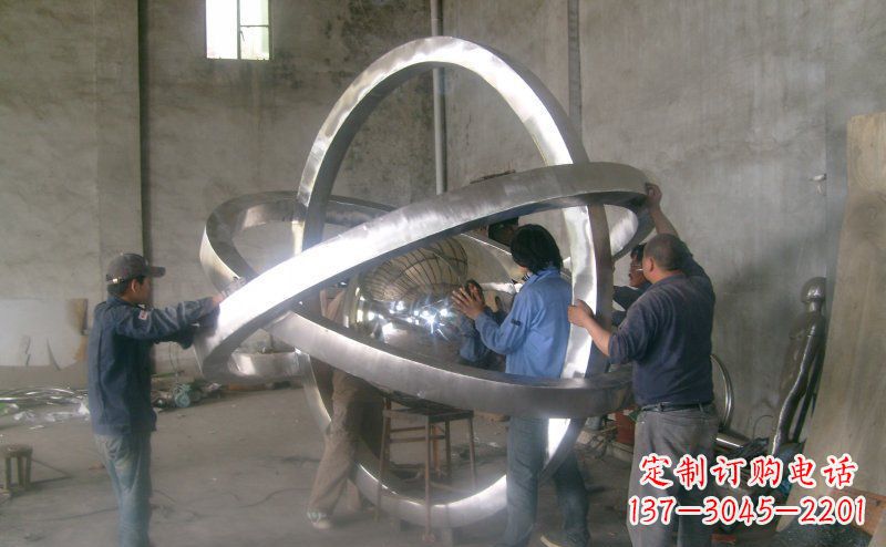 广西不锈钢圆环雕塑——艺术之美