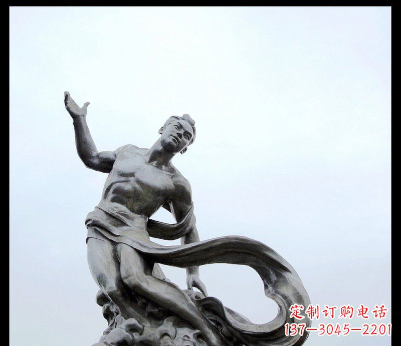 广西浪花上的勇敢者——不锈钢站立的男人雕塑