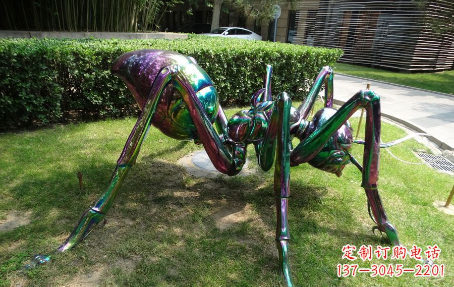 广西蜘蛛侠传递英雄激情的不锈钢雕塑