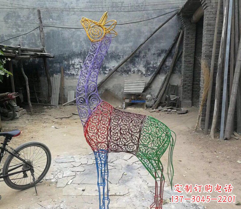 广西彩色不锈钢镂空梅花鹿雕塑——精美艺术品