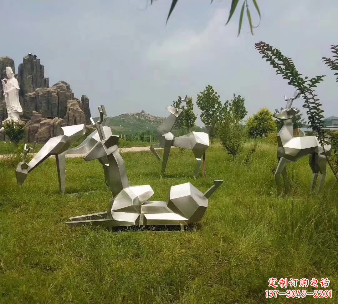 广西不锈钢锻造的小鹿雕塑