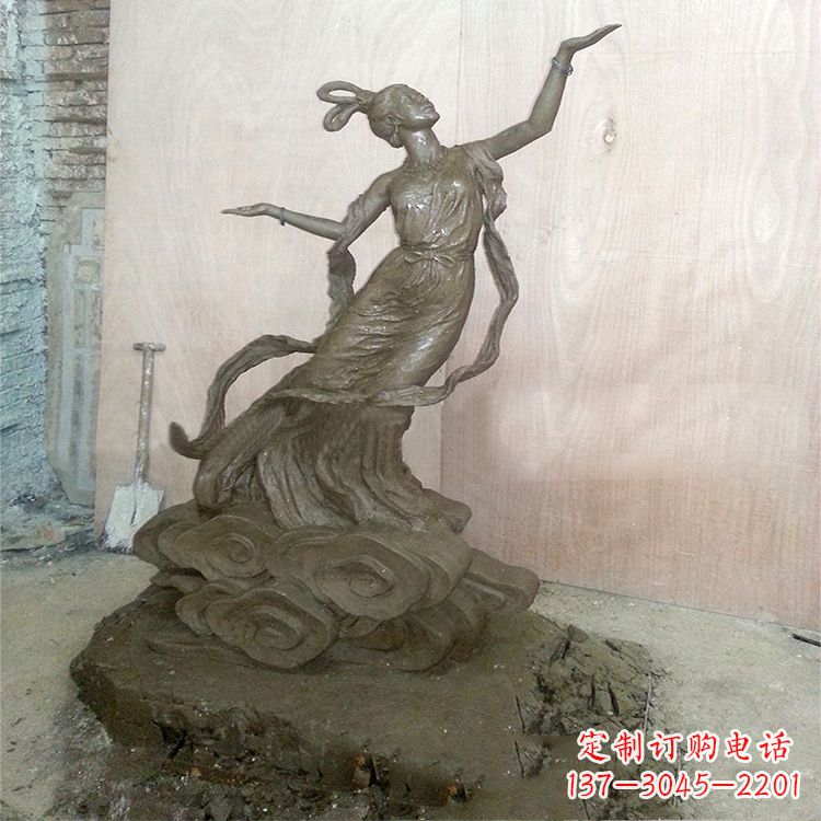 广西“传说中的嫦娥——嫦娥雕塑”