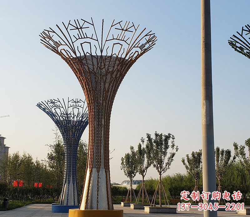 广西城市景观的点缀——不锈钢树叶雕塑