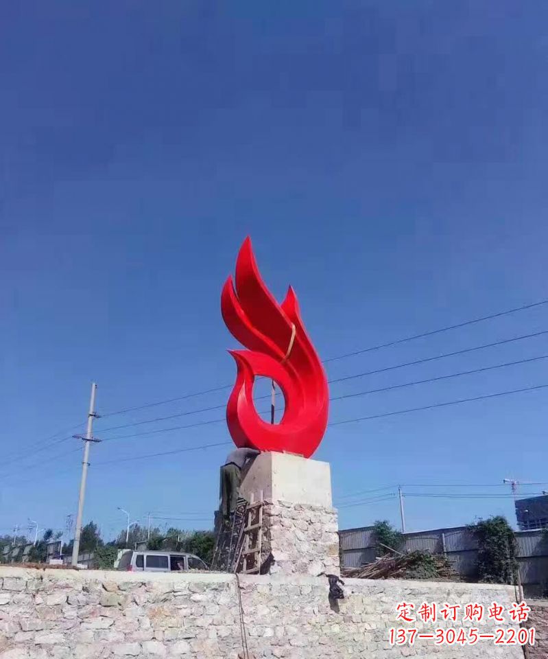 广西凤凰雕塑点缀城市的不锈钢景观
