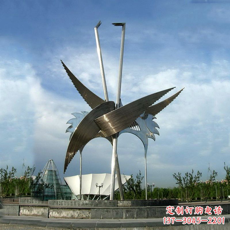 广西城市广场精美仙鹤雕塑