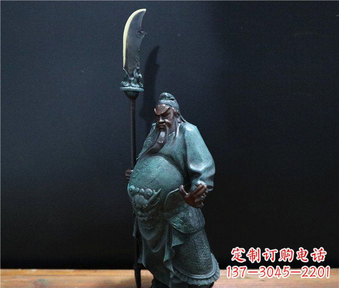 广西持刀关公玻璃钢仿铜人物雕塑